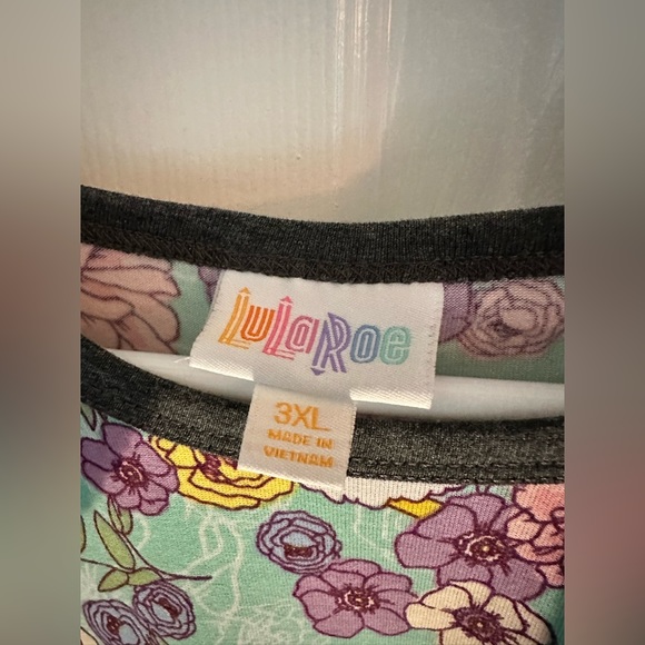 LulaRoe Disney randy top Daisy Duck print - Picture 2 of 3